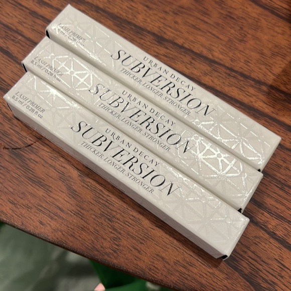 NWT Urban Decay Subversion Lash Primer - Picture 3 of 3